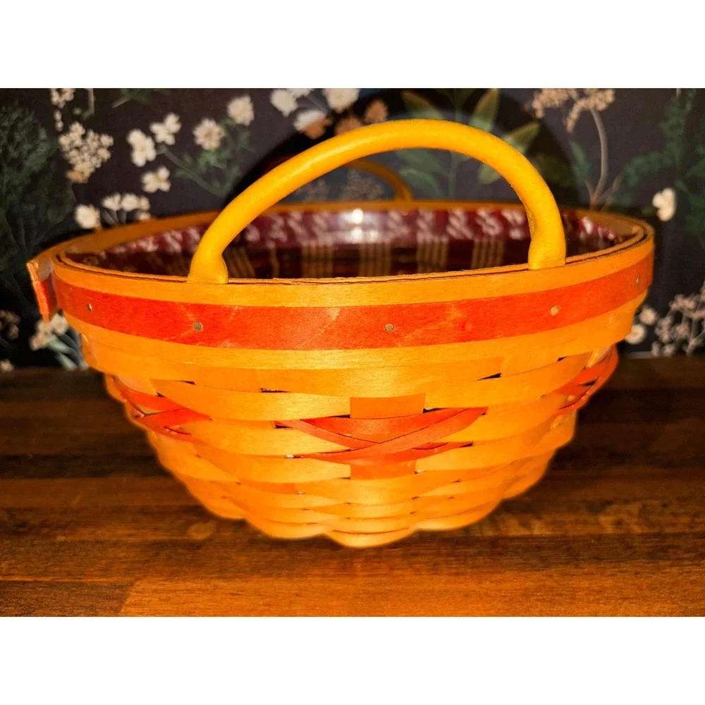 Longaberger 1999 Christmas Collection Popcorn Basket with Liner and‎ Protector